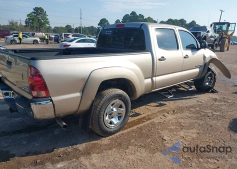 2005 Toyota Tacoma Dbl Cab Prerunner Lng Bed z USA, uszkodzony, nr VIN 5TEKU72N85Z039862
